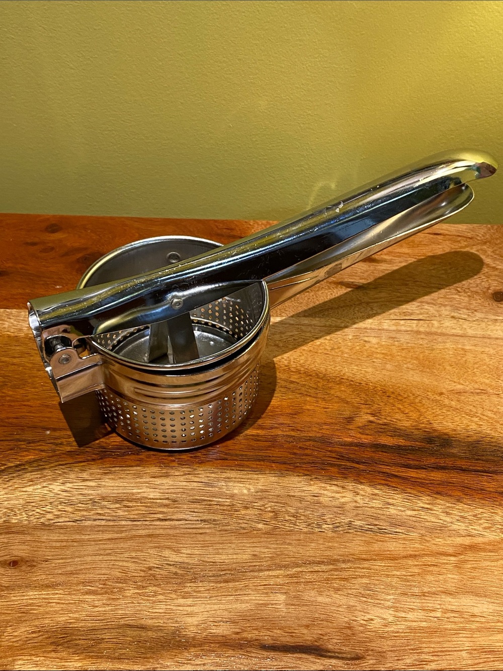 Potato Ricer / Potato Press / Noodle Press